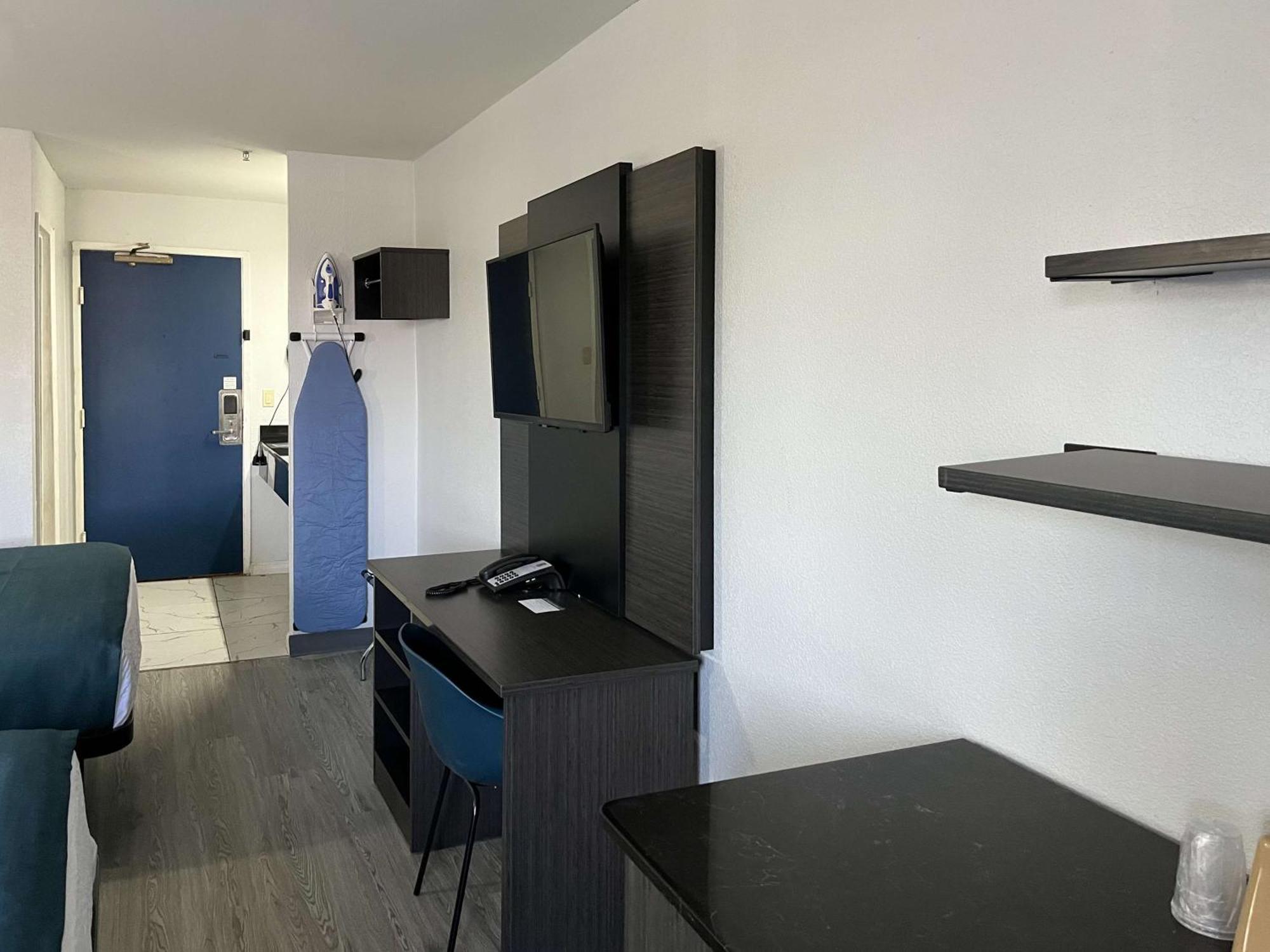 Studio 6 Suites Delano, Ca Екстер'єр фото
