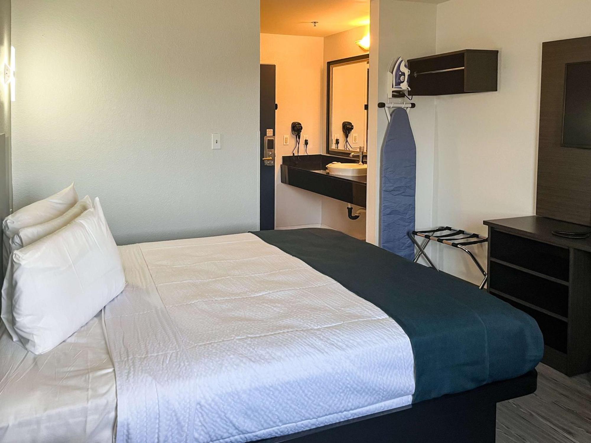 Studio 6 Suites Delano, Ca Екстер'єр фото