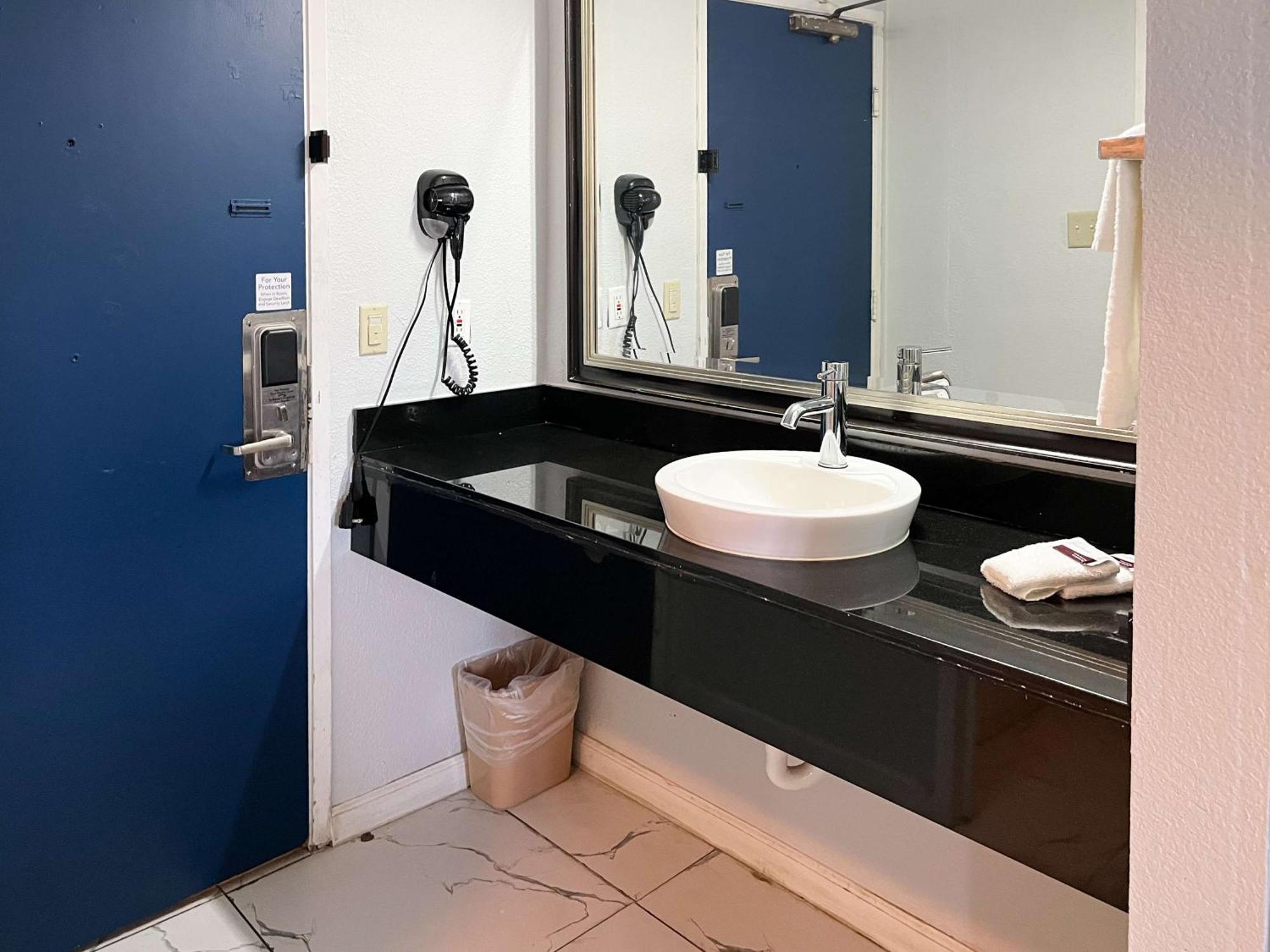 Studio 6 Suites Delano, Ca Екстер'єр фото